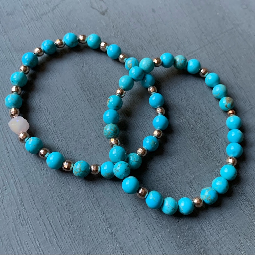 {Handmade} Beaded Bracelet Set with Iridescent Statement Bead - Picture 4 of 6